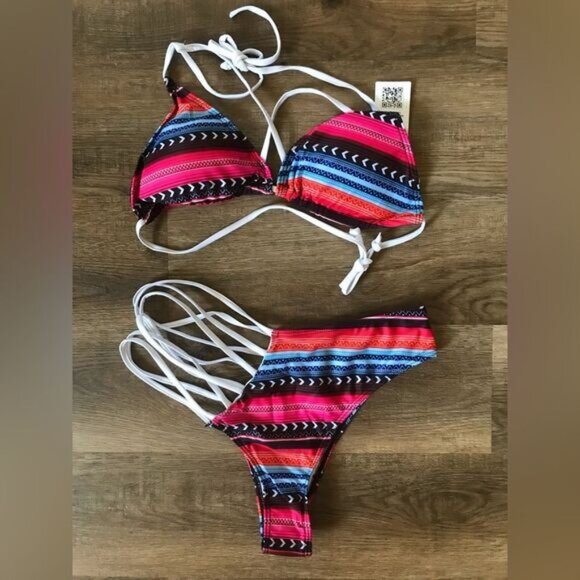 Bellelily Women's Aztec Geometric Print Hollow Out Bikini Set, Size XL - Picture 1 of 7